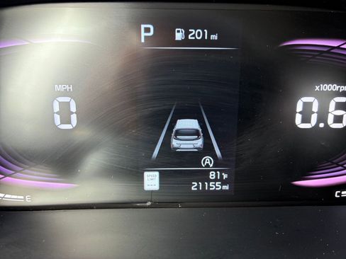Used 2025 Kia Soul LX w/ LX Technology Package FWD image 33