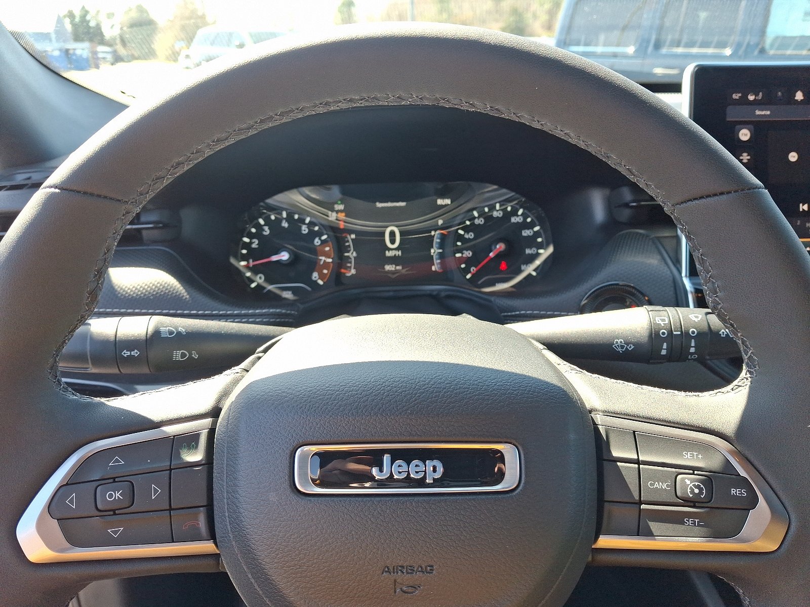 Used 2024 Jeep Compass Latitude w/ Convenience Group AWD/4WD image 18