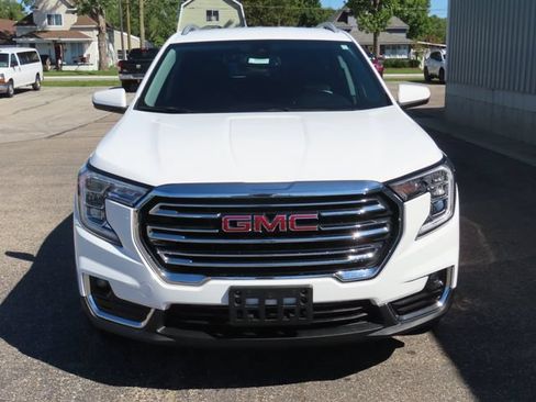 Used 2024 GMC Terrain SLT AWD/4WD image 10