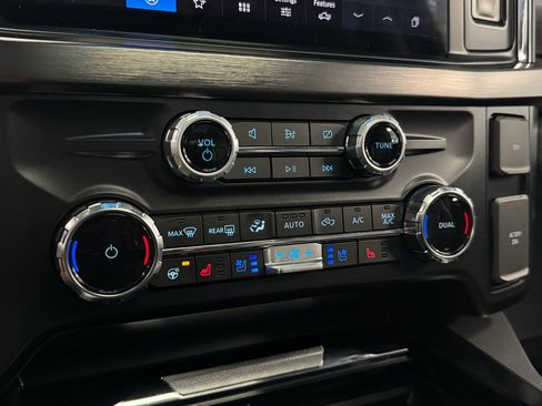 Used 2024 Ford F350 Lariat w/ Lariat Ultimate Package AWD/4WD image 28
