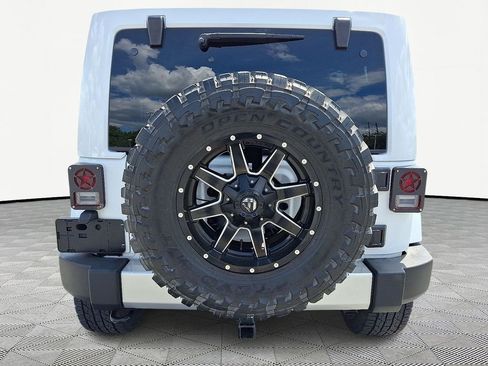Used 2017 Jeep Wrangler Unlimited Sahara w/ Connectivity Group AWD/4WD image 6