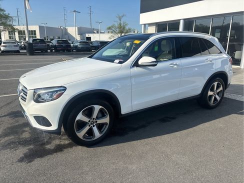 Used 2017 Mercedes-Benz GLC 300 image 2