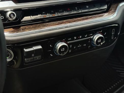 Used 2025 GMC Sierra 1500 SLE RWD image 28
