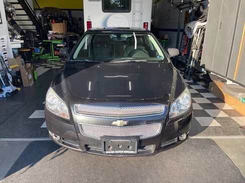 Used 2010 Chevrolet Malibu LTZ FWD image 1