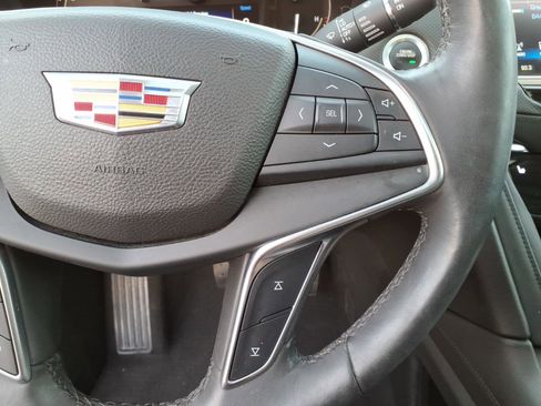 Used 2017 Cadillac XT5 Luxury w/ Driver Awareness Package image 19