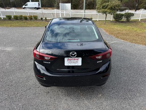 Used 2018 MAZDA MAZDA3 Sport image 5