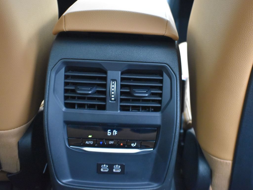 Used 2026 BMW 330i Sedan w/ Convenience Package RWD image 18