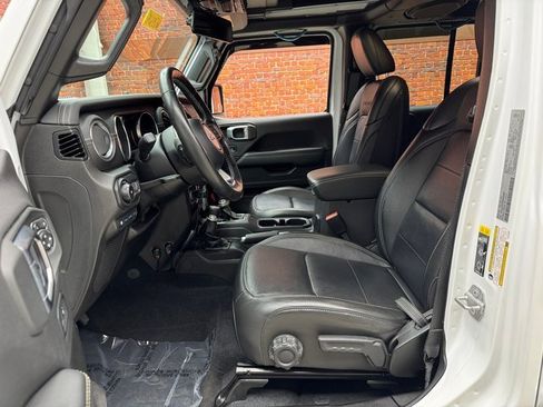 Used 2022 Jeep Wrangler Unlimited Sahara w/ Cold Weather Group image 21