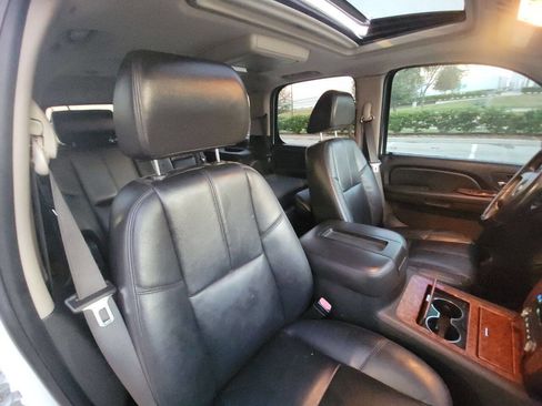 Used 2008 Chevrolet Tahoe LTZ w/ LTZ Preferred Equipment Group image 19