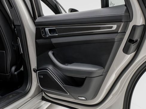 Used 2023 Porsche Panamera Turbo S image 43