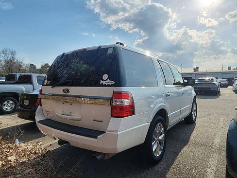 Used 2016 Ford Expedition Limited w/ Equipment Group 301A image 4