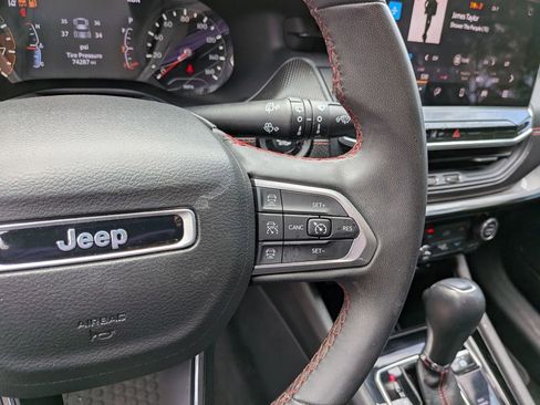 Used 2022 Jeep Compass Trailhawk AWD/4WD image 17
