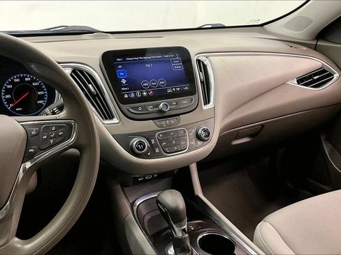 Used 2021 Chevrolet Malibu LT FWD image 5