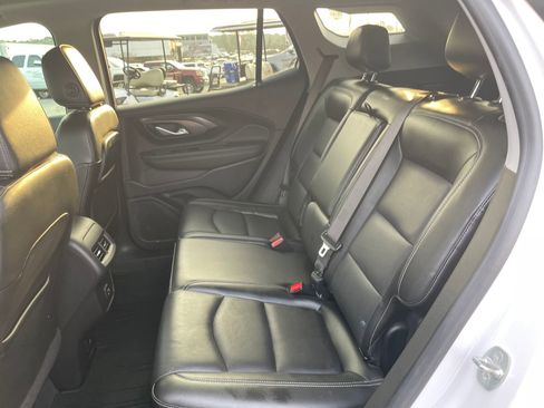 Used 2022 GMC Terrain SLT w/ Infotainment Package II image 22