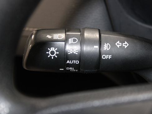 Used 2021 Toyota RAV4 XLE AWD/4WD image 30