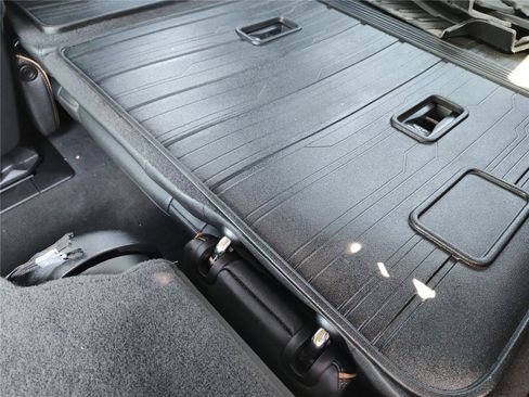 Used 2024 GMC Yukon AT4 w/ Technology Package image 29