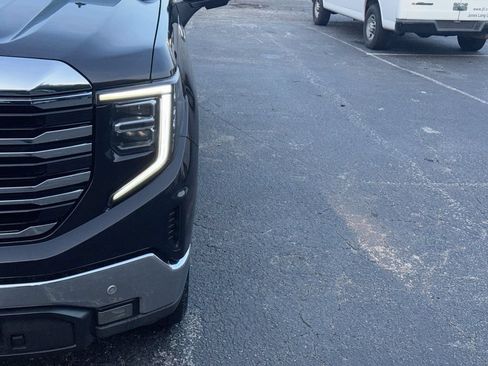 Used 2022 GMC Sierra 1500 SLT w/ SLT Premium Package AWD/4WD image 10