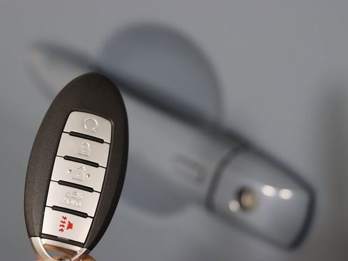 Used 2025 Nissan Sentra SR image 37