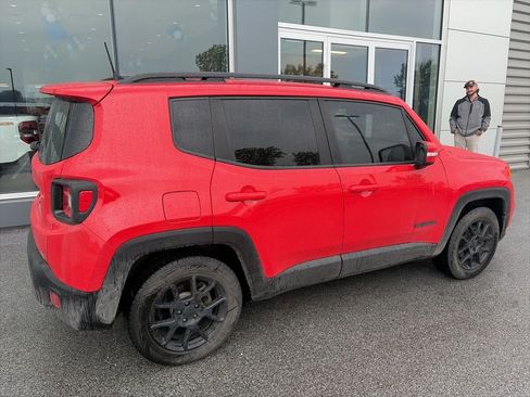 Used 2019 Jeep Renegade Altitude w/ Quick Order Package 2XM FWD image 10