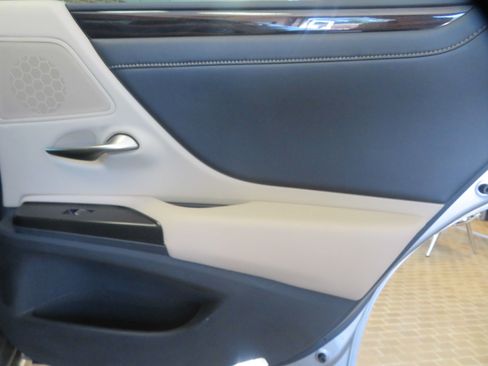 Used 2021 Lexus ES 350 w/ Premium Package FWD image 20