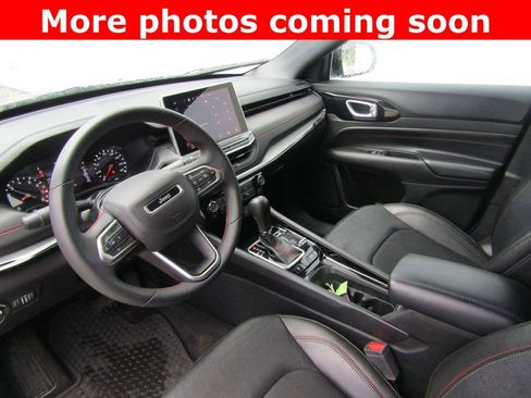 Used 2024 Jeep Compass Trailhawk AWD/4WD image 12