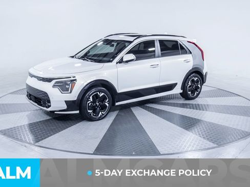 Used 2023 Kia Niro Wave FWD image 3