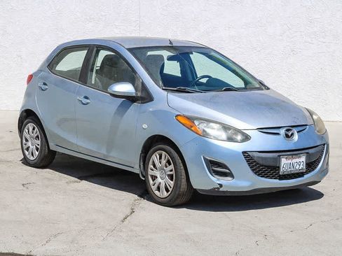 Used 2013 MAZDA MAZDA2 Sport FWD image 3