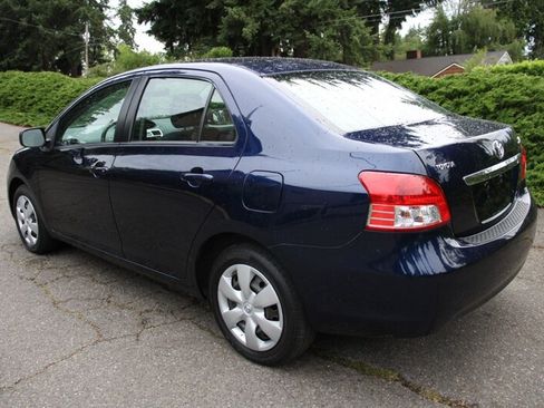 Used 2008 Toyota Yaris Sedan w/ Convenience Pkg FWD image 4