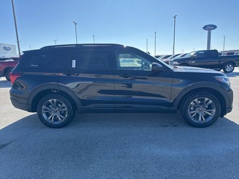 New 2026 Ford Explorer Active image 4