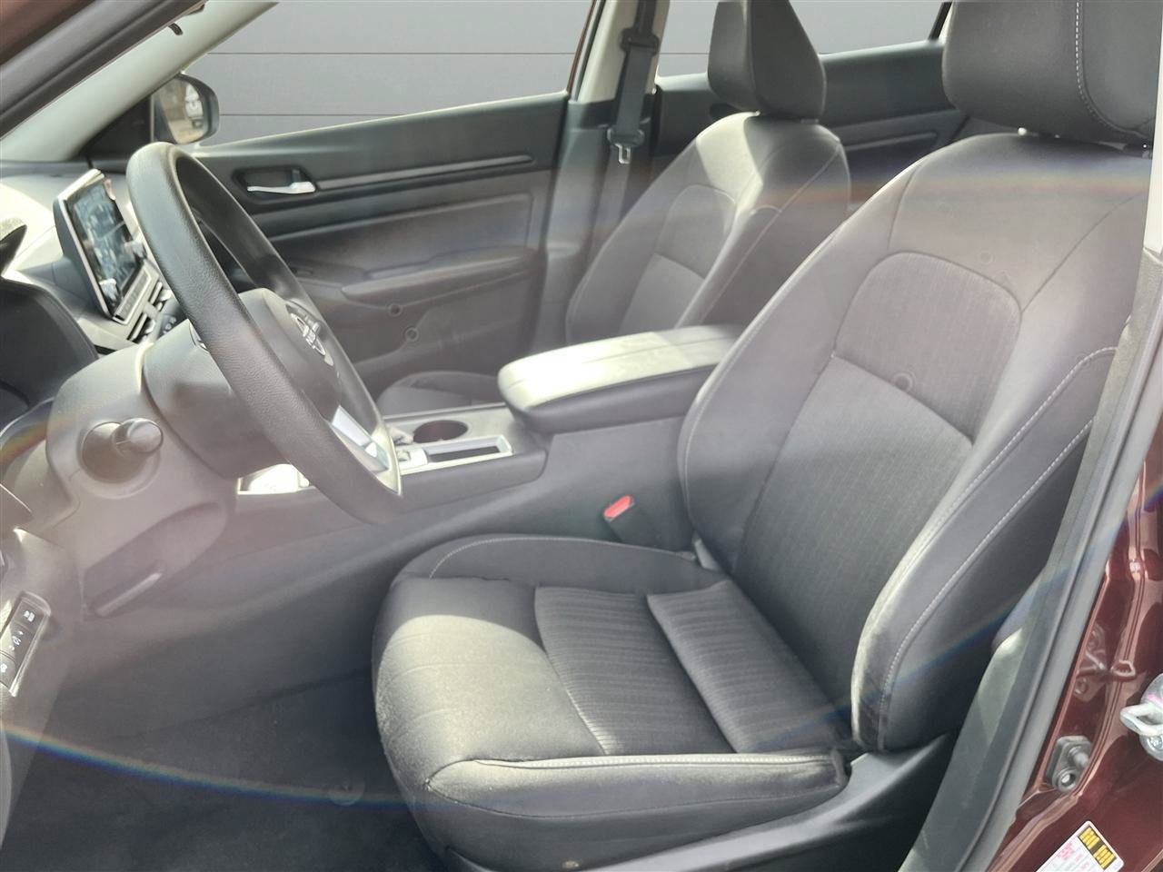 Used 2025 Nissan Altima 2.5 SV FWD image 16