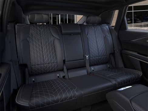 New 2026 Cadillac Lyriq V image 17