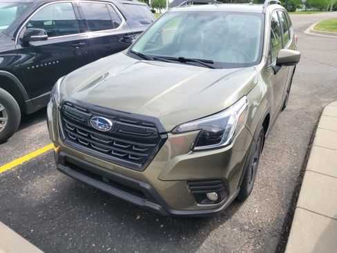 Used 2023 Subaru Forester Premium AWD/4WD image 2