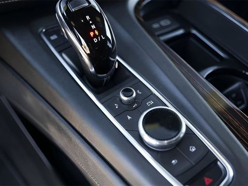 Certified 2024 Cadillac Escalade Luxury image 21