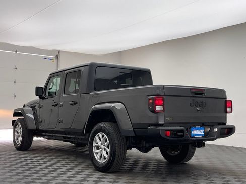 Used 2023 Jeep Gladiator Sport AWD/4WD image 10