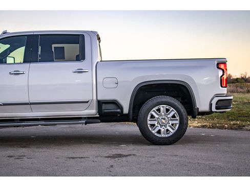 Used 2024 Chevrolet Silverado 2500 High Country w/ High Country Premium Package image 43