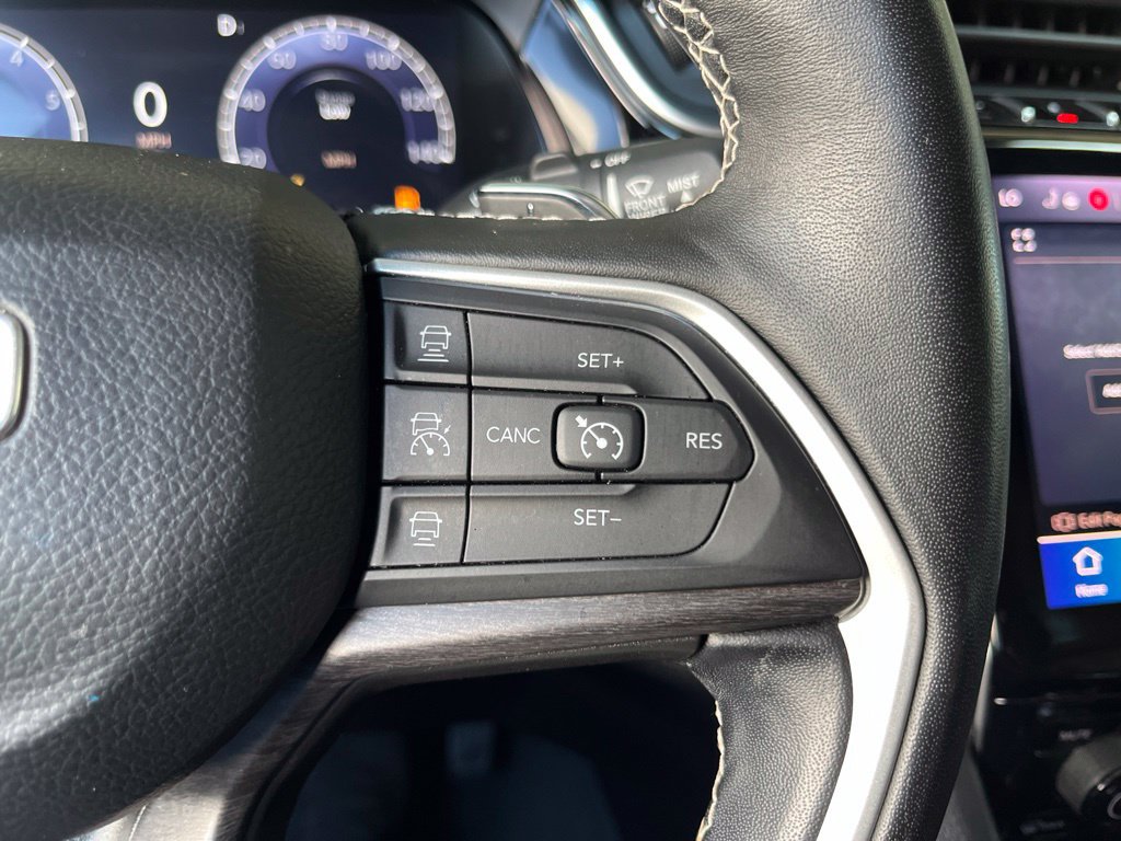 Used 2022 Jeep Grand Cherokee L Limited AWD/4WD image 25