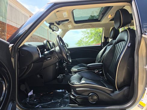 Used 2011 MINI Cooper Hardtop FWD image 7