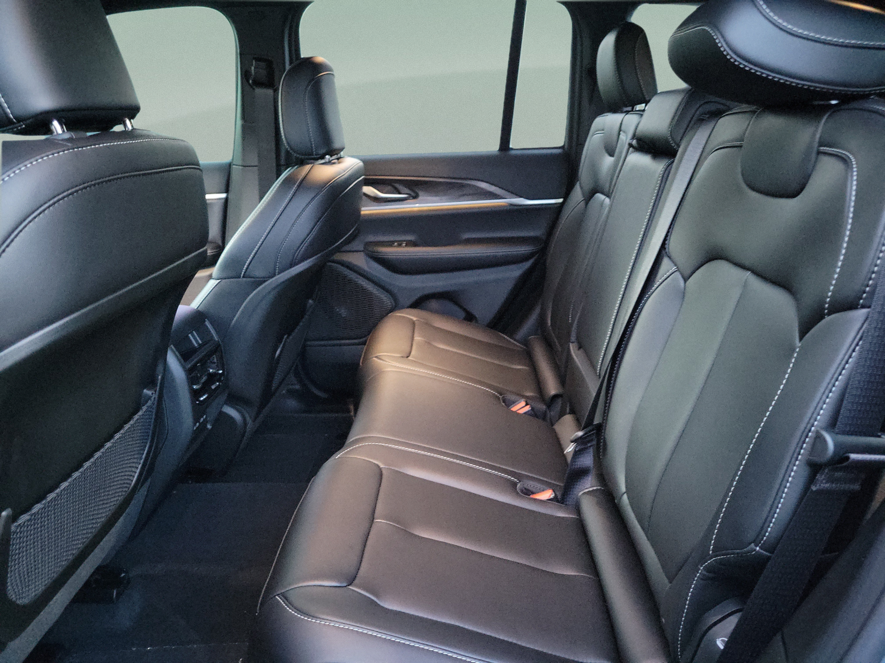 New 2027 Jeep Grand Cherokee Limited w/ Limited Altitude Package RWD image 6
