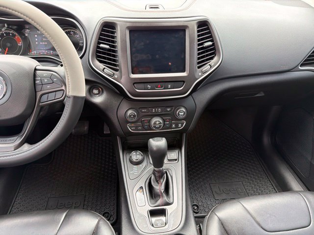 Used 2021 Jeep Cherokee Trailhawk AWD/4WD image 19