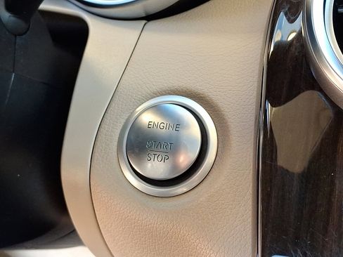 Used 2018 Mercedes-Benz GLC 300 4MATIC image 25