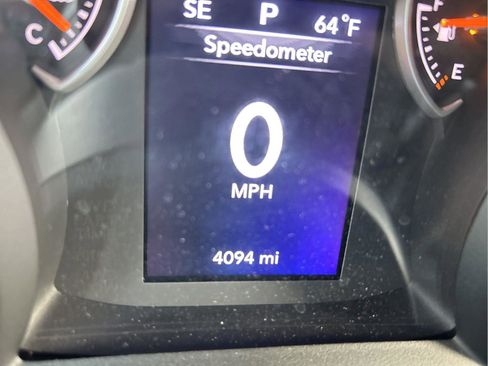 Used 2025 Jeep Gladiator Sport image 12