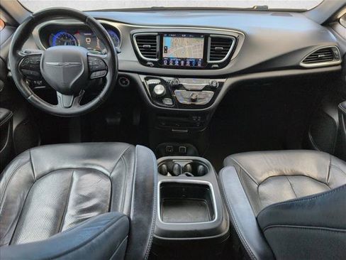 Used 2018 Chrysler Pacifica Touring-L Plus FWD image 26