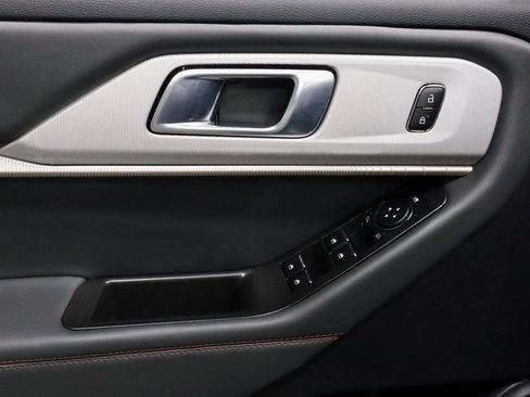 Certified 2025 Ford Explorer Active image 23