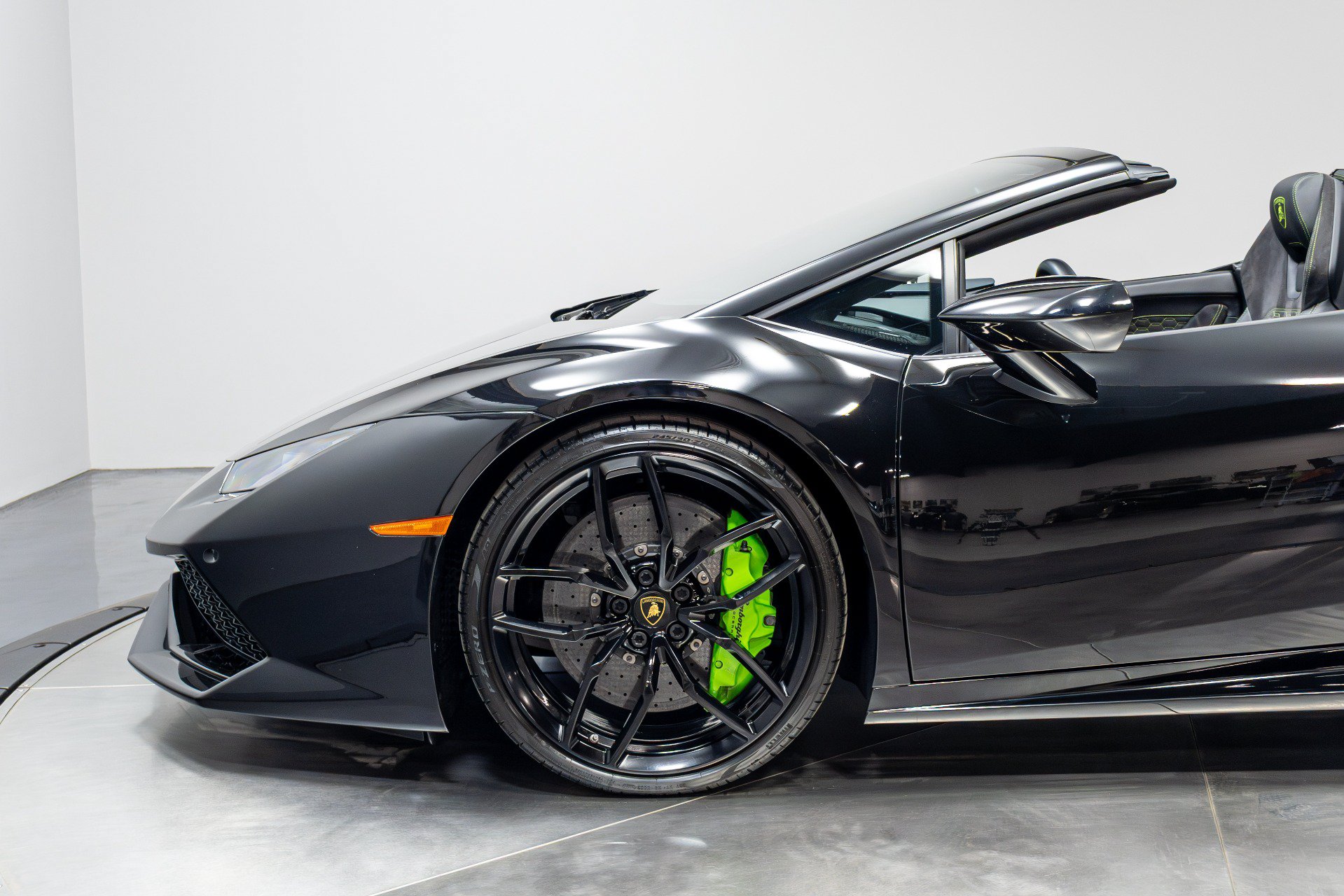 Used 2017 Lamborghini Huracan LP 610-4 AWD/4WD image 39