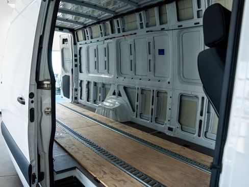 Used 2023 Mercedes-Benz Sprinter 3500 image 35