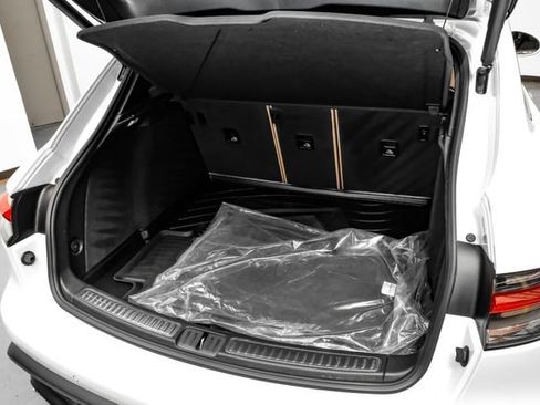 Used 2022 Porsche Macan S AWD/4WD image 47