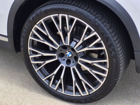 Certified 2024 BMW X5 xDrive40i w/ Premium Package AWD/4WD image 7