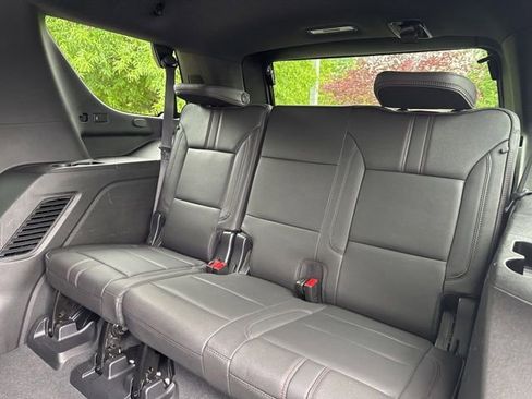 Used 2022 Chevrolet Tahoe RST w/ Luxury Package AWD/4WD image 36