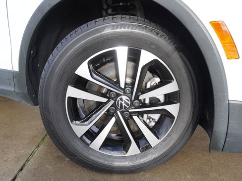 Used 2023 Volkswagen Tiguan S image 10