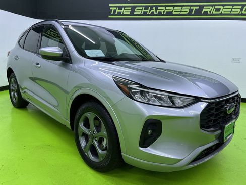 Used 2023 Ford Escape ST-Line Select AWD/4WD image 2